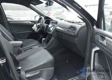 2022 Volkswagen Tiguan 2.0T Se R-Line Black z USA, uszkodzony, nr VIN 3VVCB7AX1NM099610